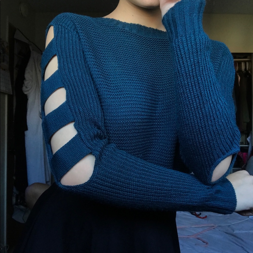 Blue knit crop sweater